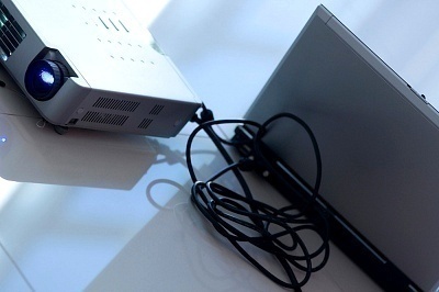 How to Connect a Laptop to a Projector